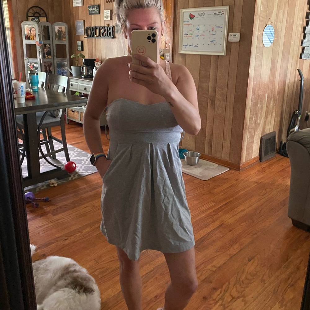 Short strapless dress.